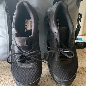 Reebok Zigtech Size 8.5. Dont think ever worn. Wonderful for plantar fasciitis.